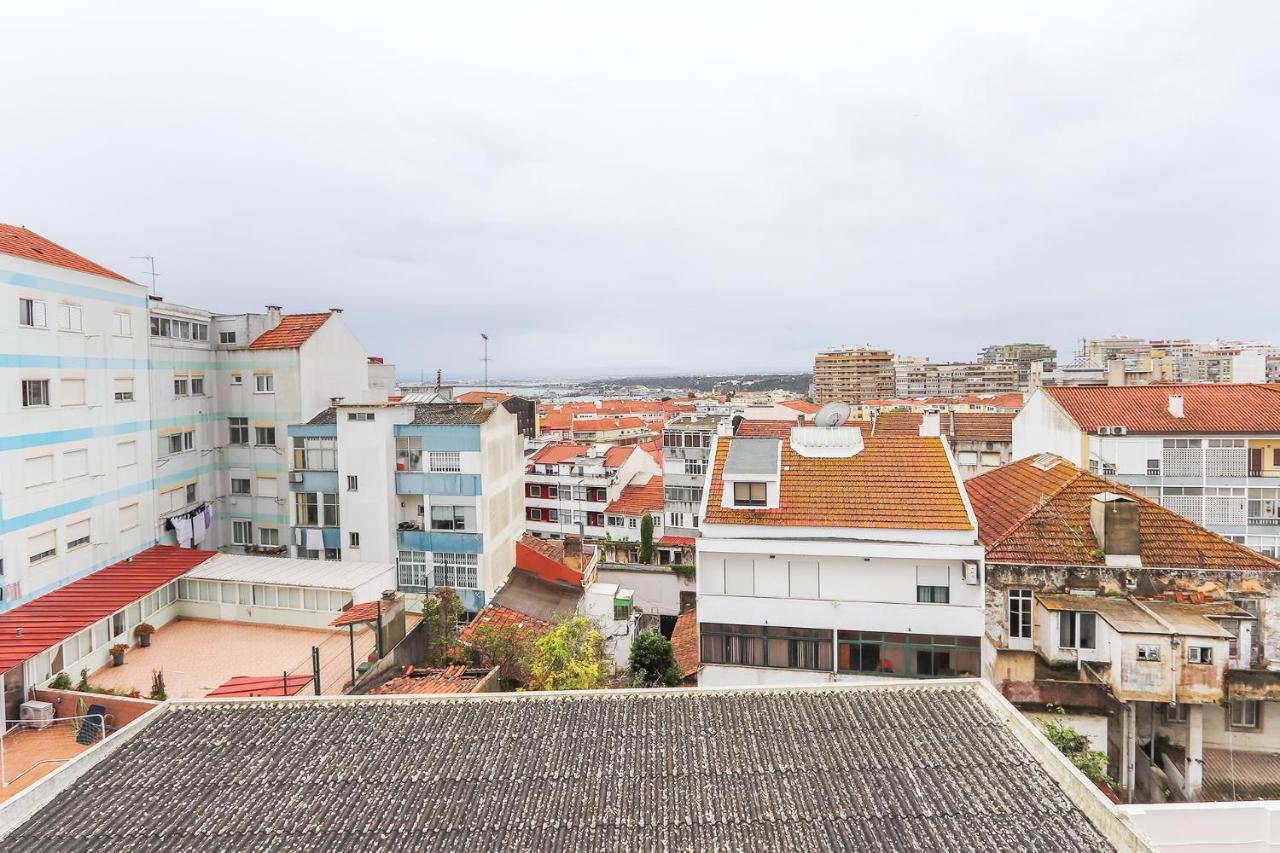 Vita Portucale ! Cacilhas River View Almada Bagian luar foto
