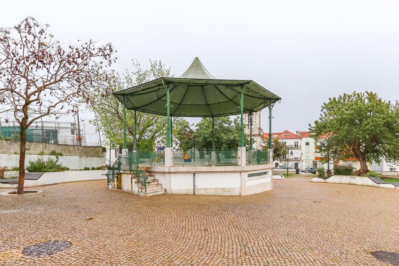 Vita Portucale ! Cacilhas River View Almada Bagian luar foto